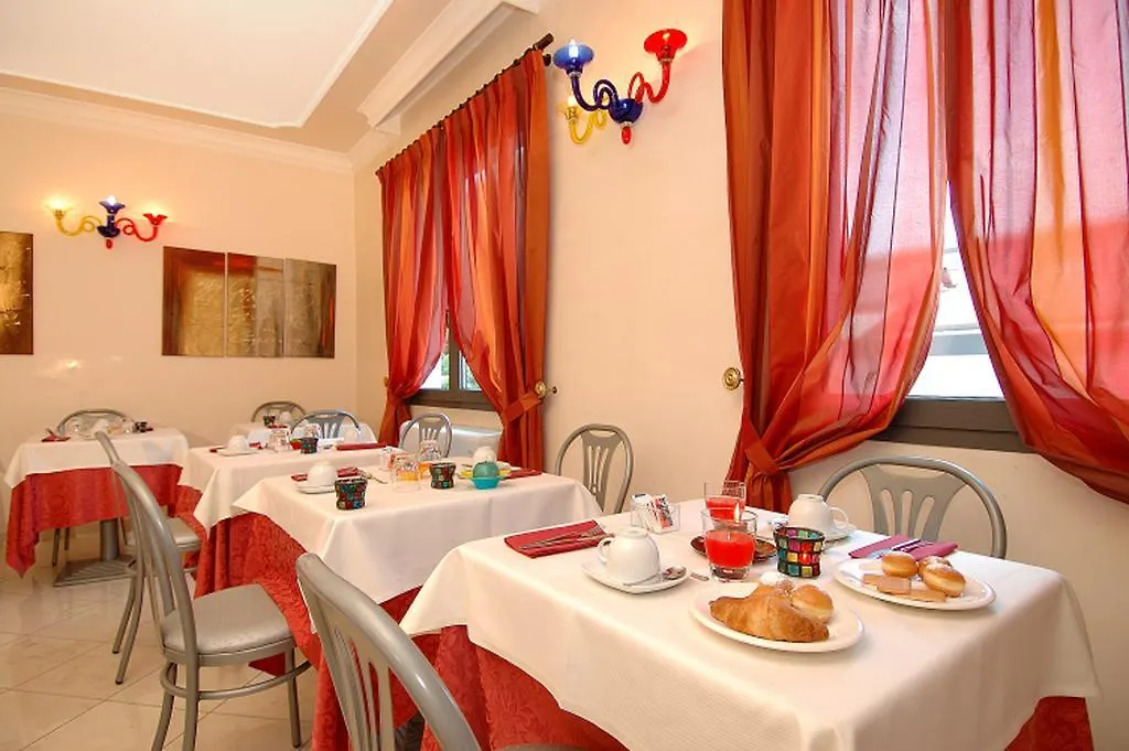 ***  Hotel Ambasciata Venice - Atika & Atif Mestre İtalya