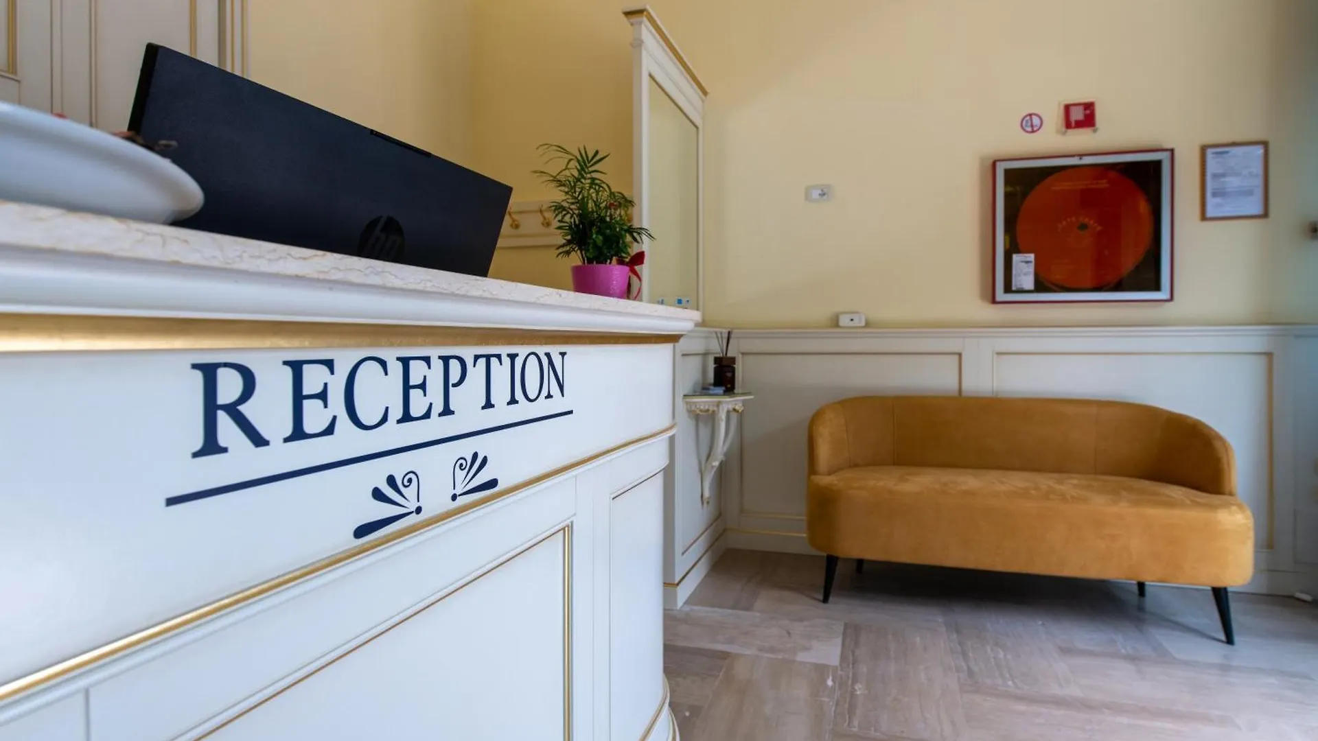 Hotel Ambasciata Venice - Atika & Atif Mestre