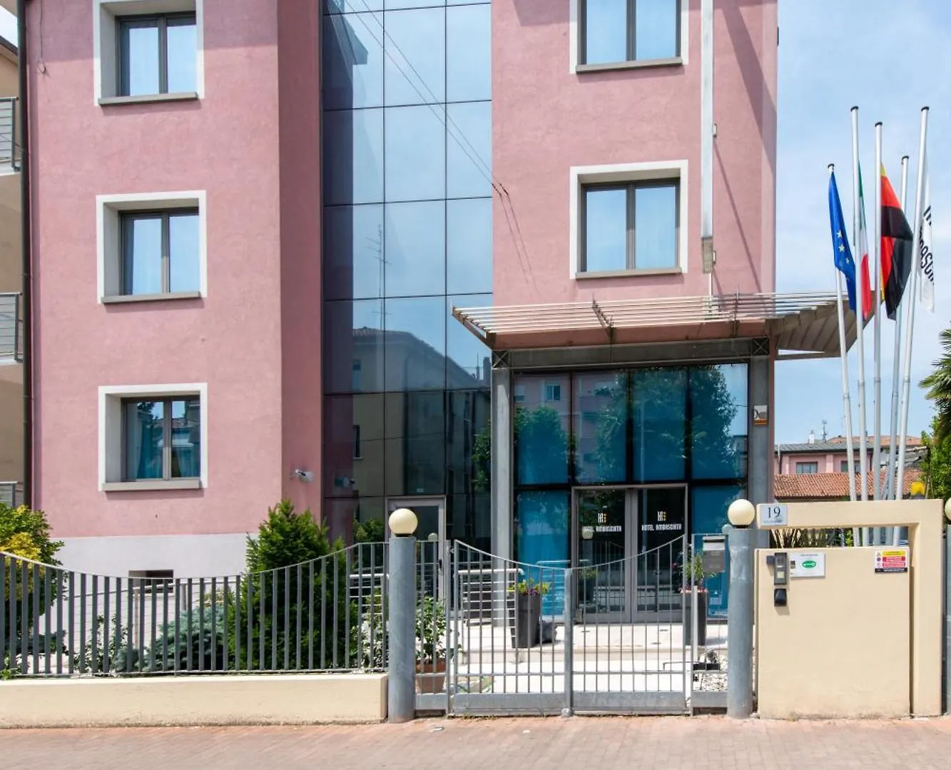 Hotel Ambasciata Venice - Atika & Atif Mestre