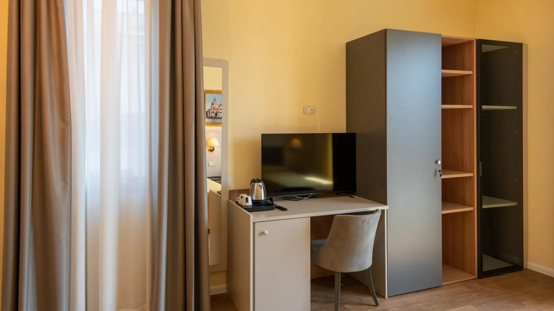 Hotel Ambasciata Venice - Atika & Atif Mestre 3*,