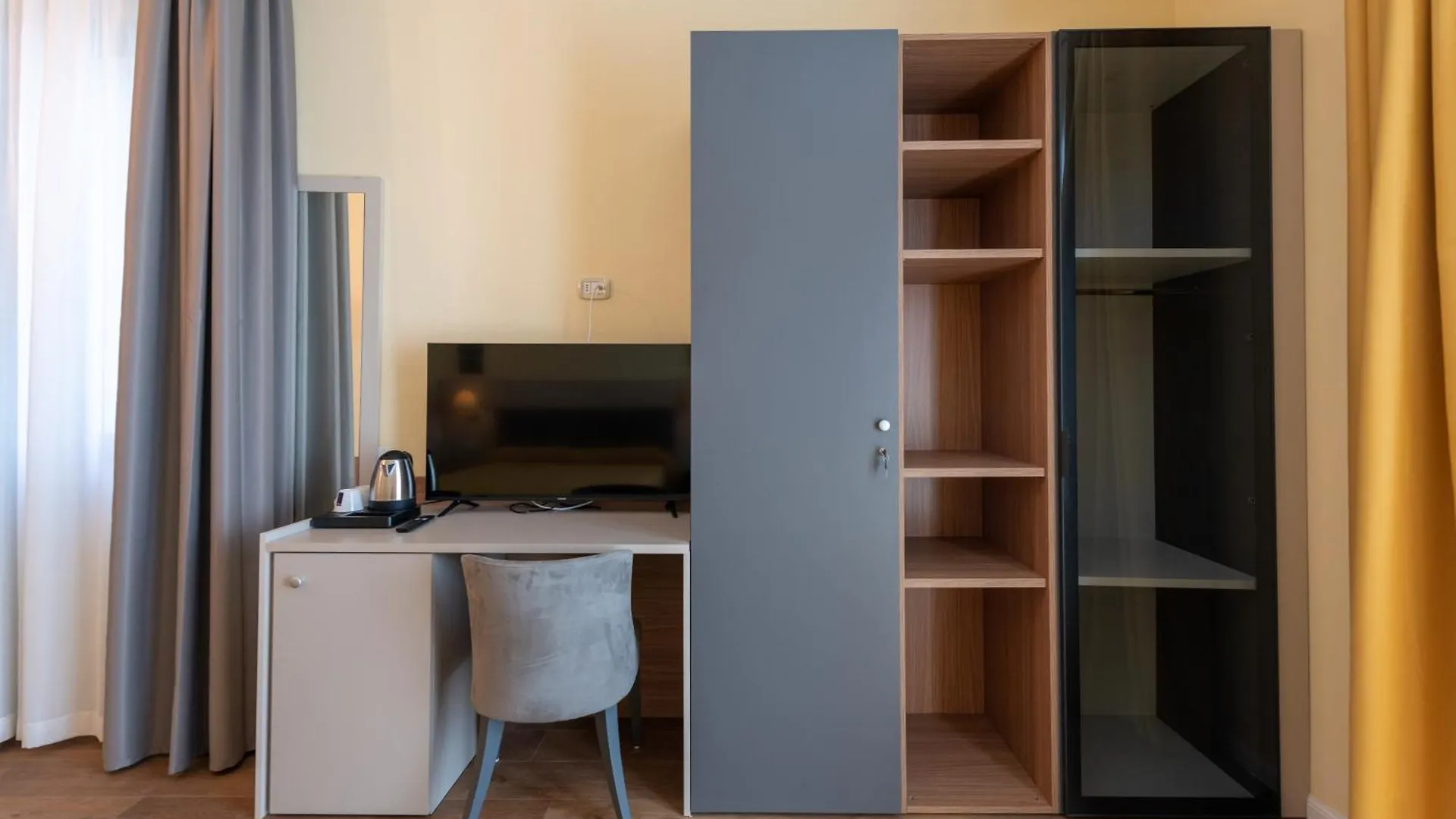 Hotel Ambasciata Venice - Atika & Atif Mestre