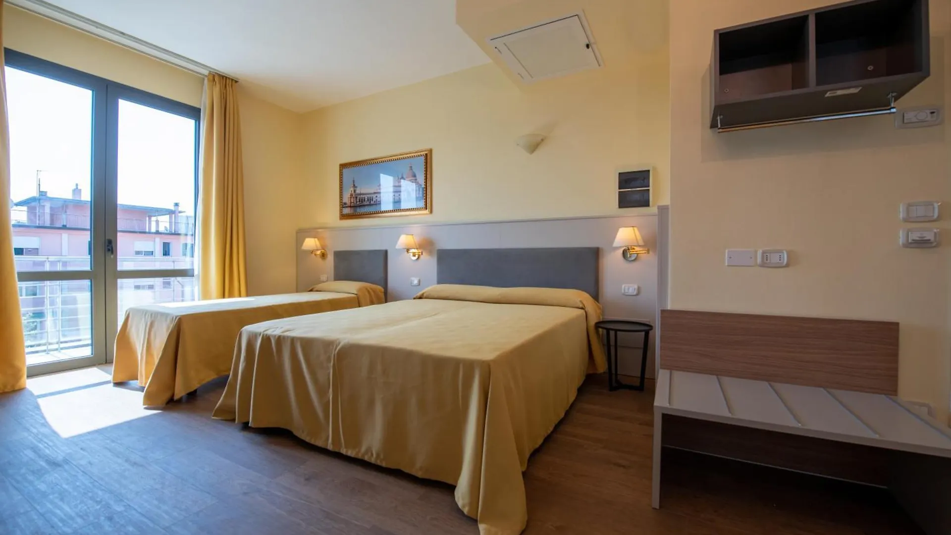 Hotel Ambasciata Venice - Atika & Atif Mestre 3*,