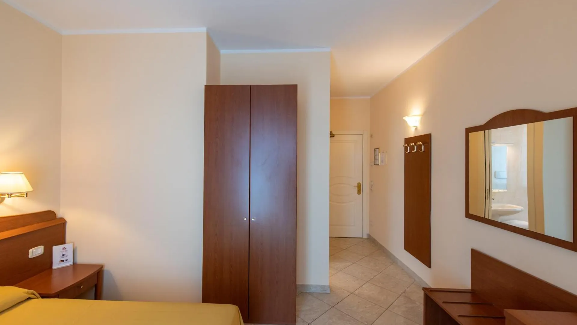 Hotel Ambasciata Venice - Atika & Atif Mestre