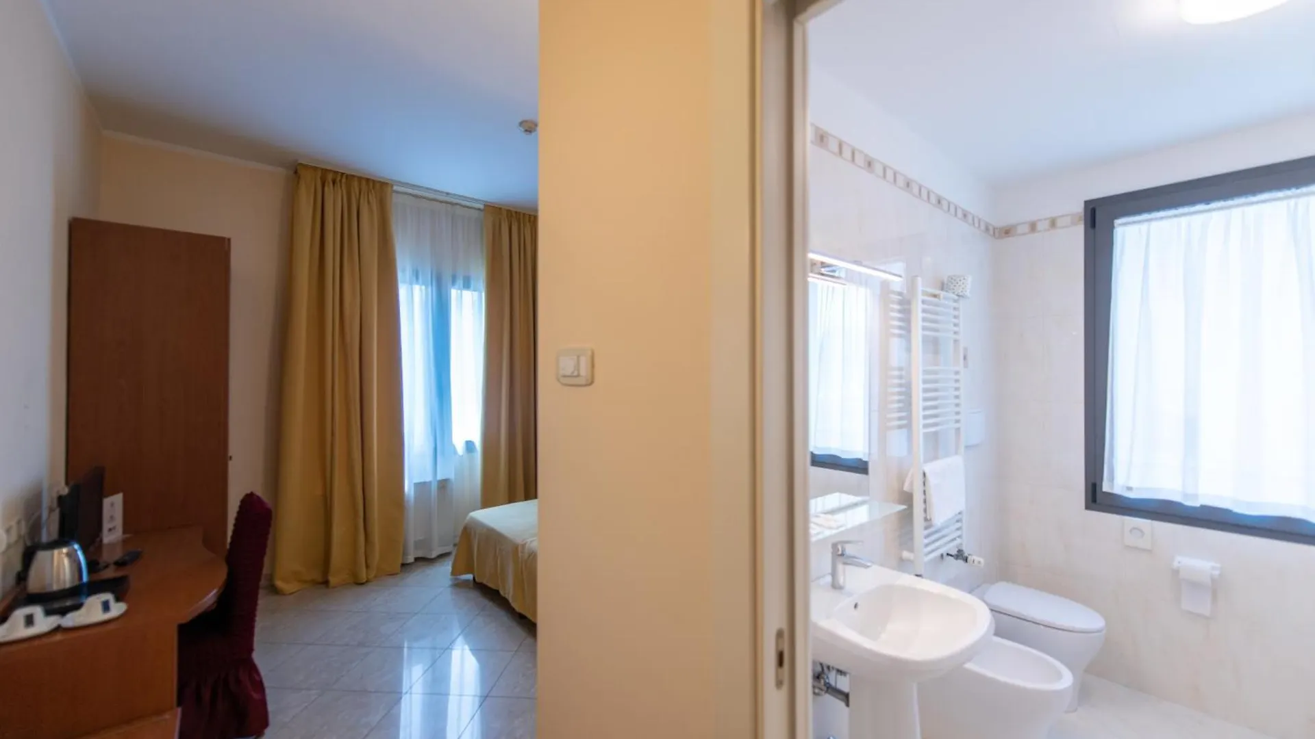 Hotel Ambasciata Venice - Atika & Atif Mestre