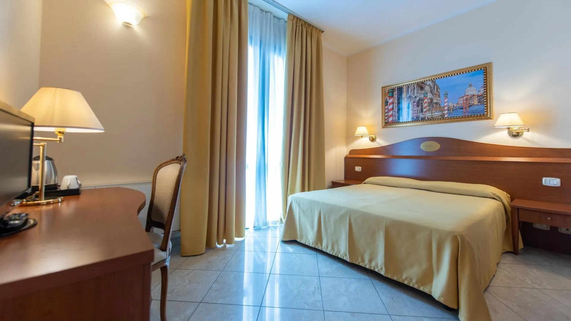 Hotel Ambasciata Venice - Atika & Atif Mestre