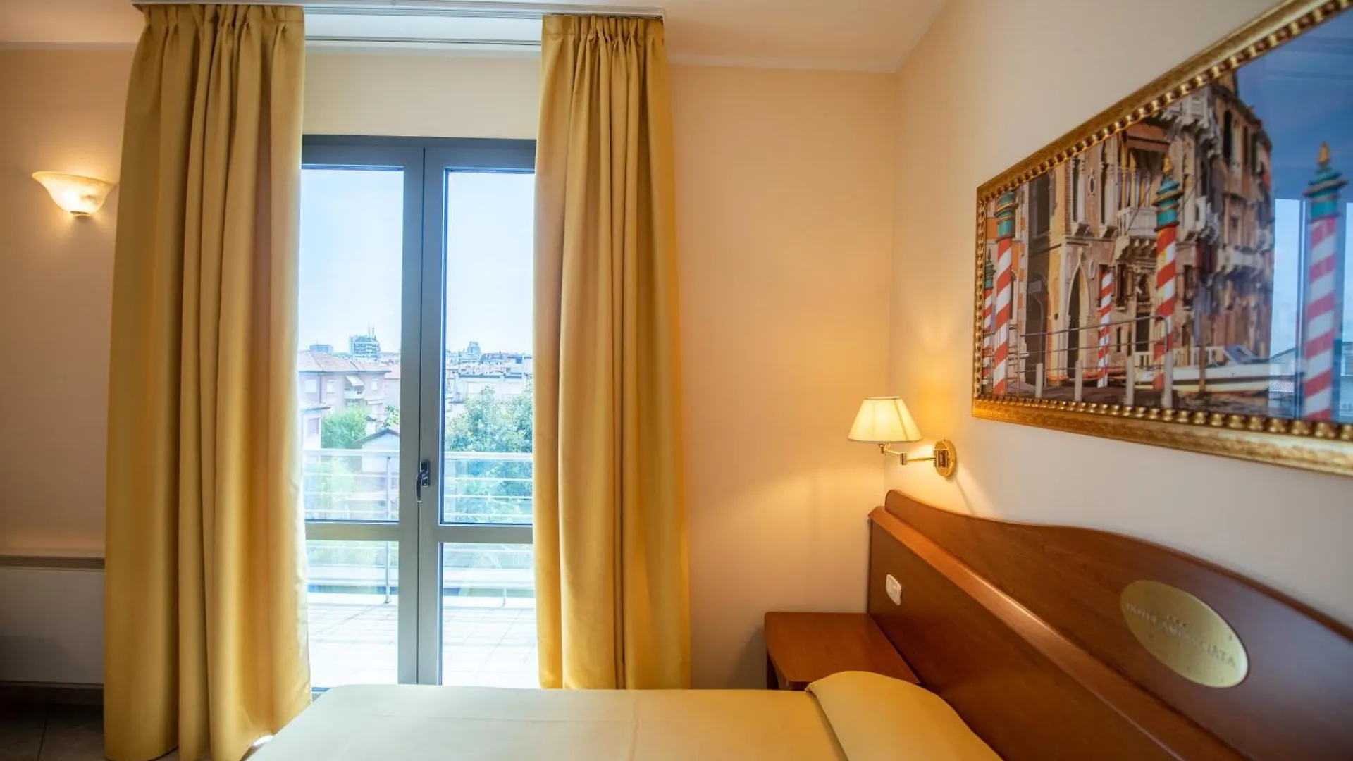 Hotel Ambasciata Venice - Atika & Atif Mestre