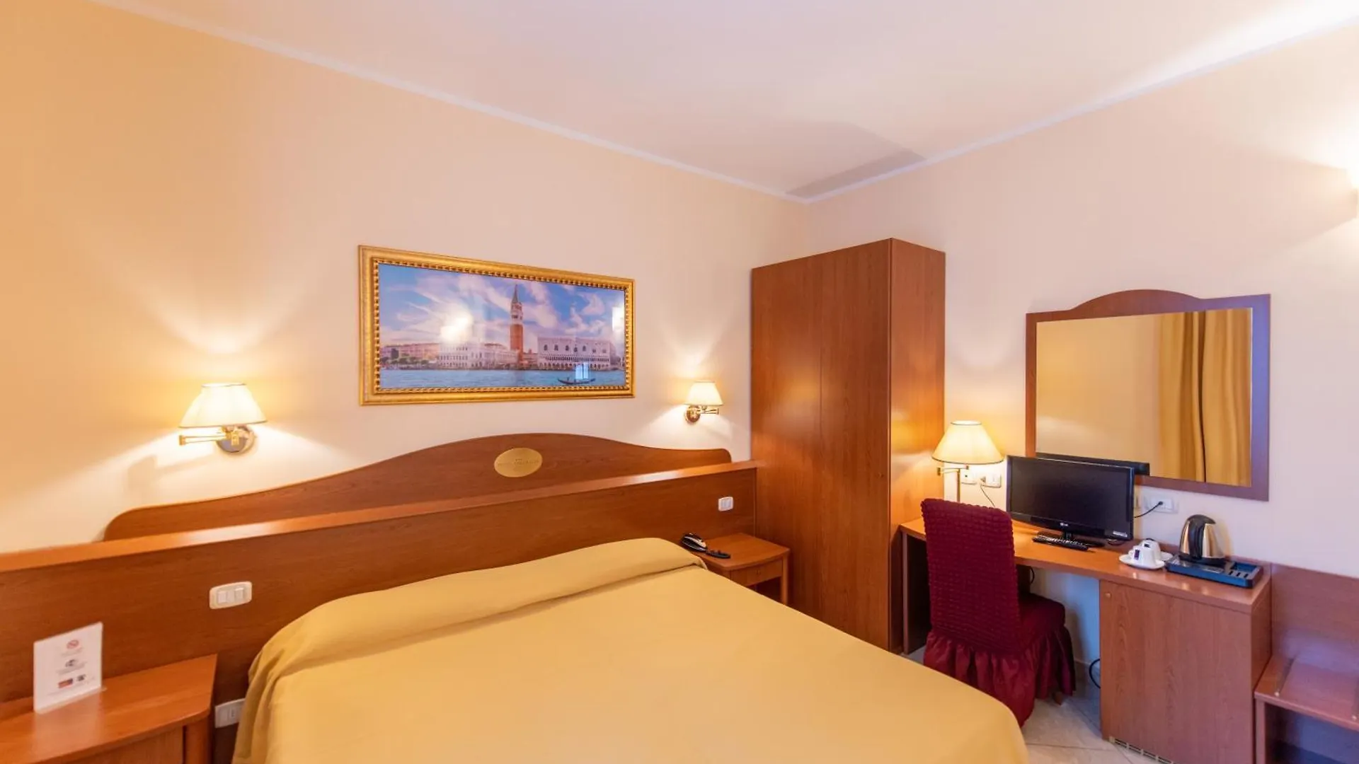 Hotel Ambasciata Venice - Atika & Atif Mestre