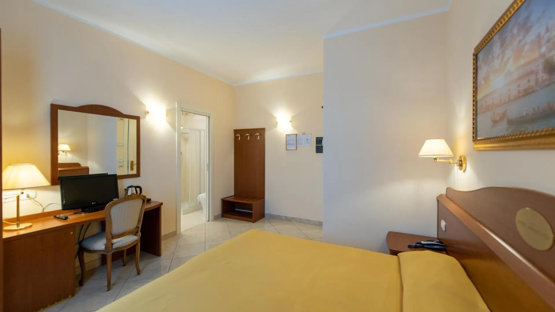 Hotel Ambasciata Venice - Atika & Atif Mestre 3*,