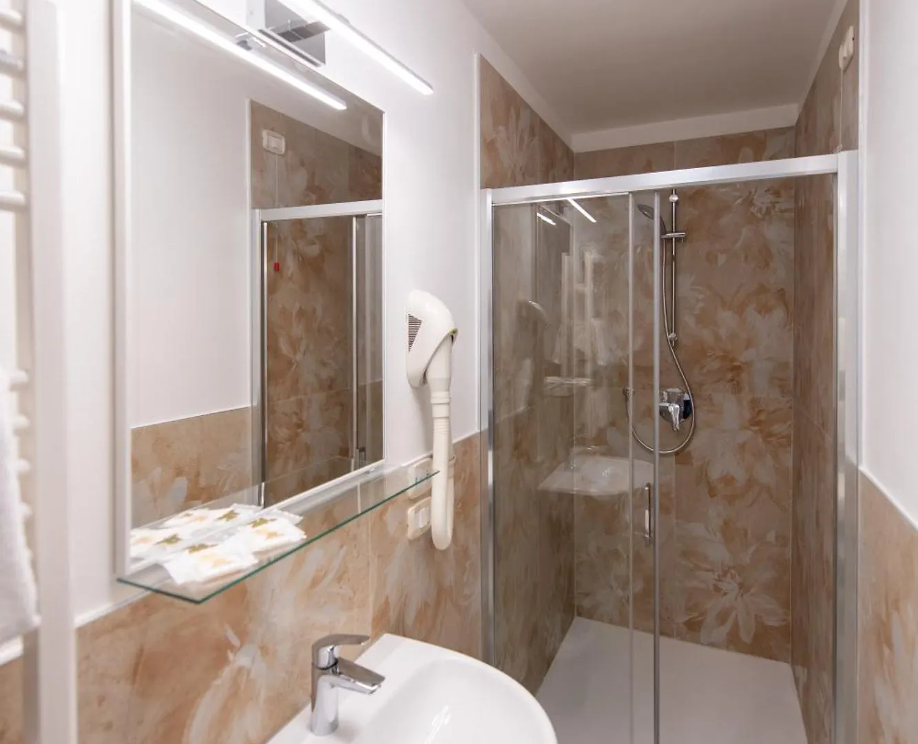 Hotel Ambasciata Venice - Atika & Atif Mestre