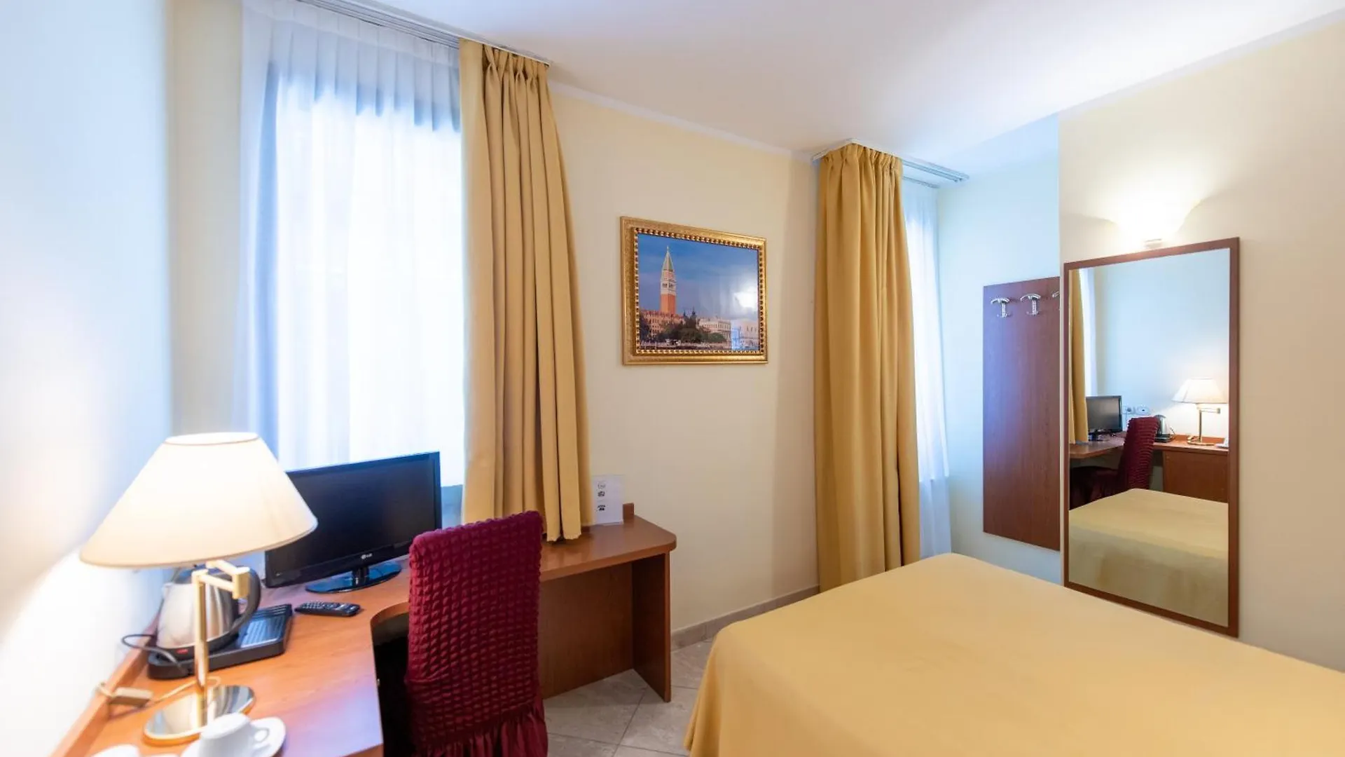 Hotel Ambasciata Venice - Atika & Atif Mestre