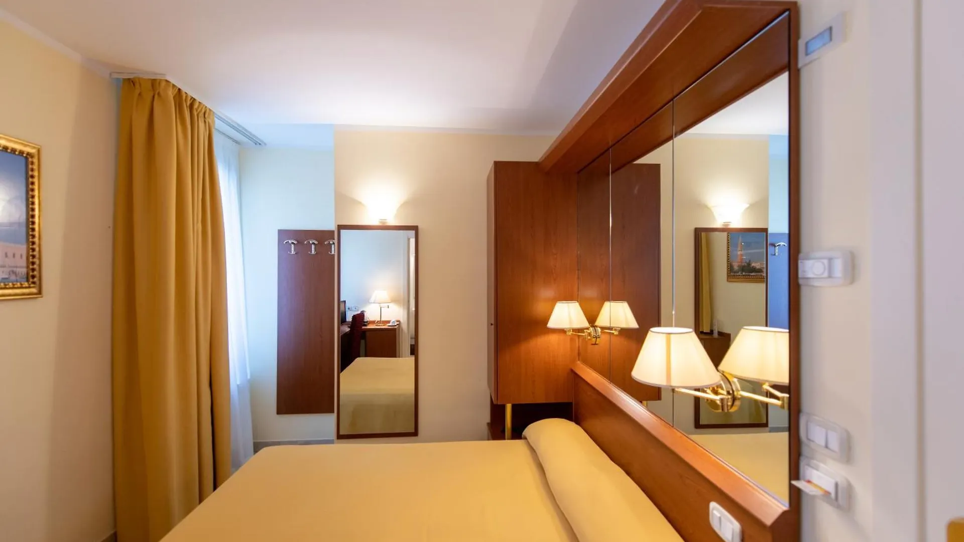 Hotel Ambasciata Venice - Atika & Atif Mestre 3*,  Italie