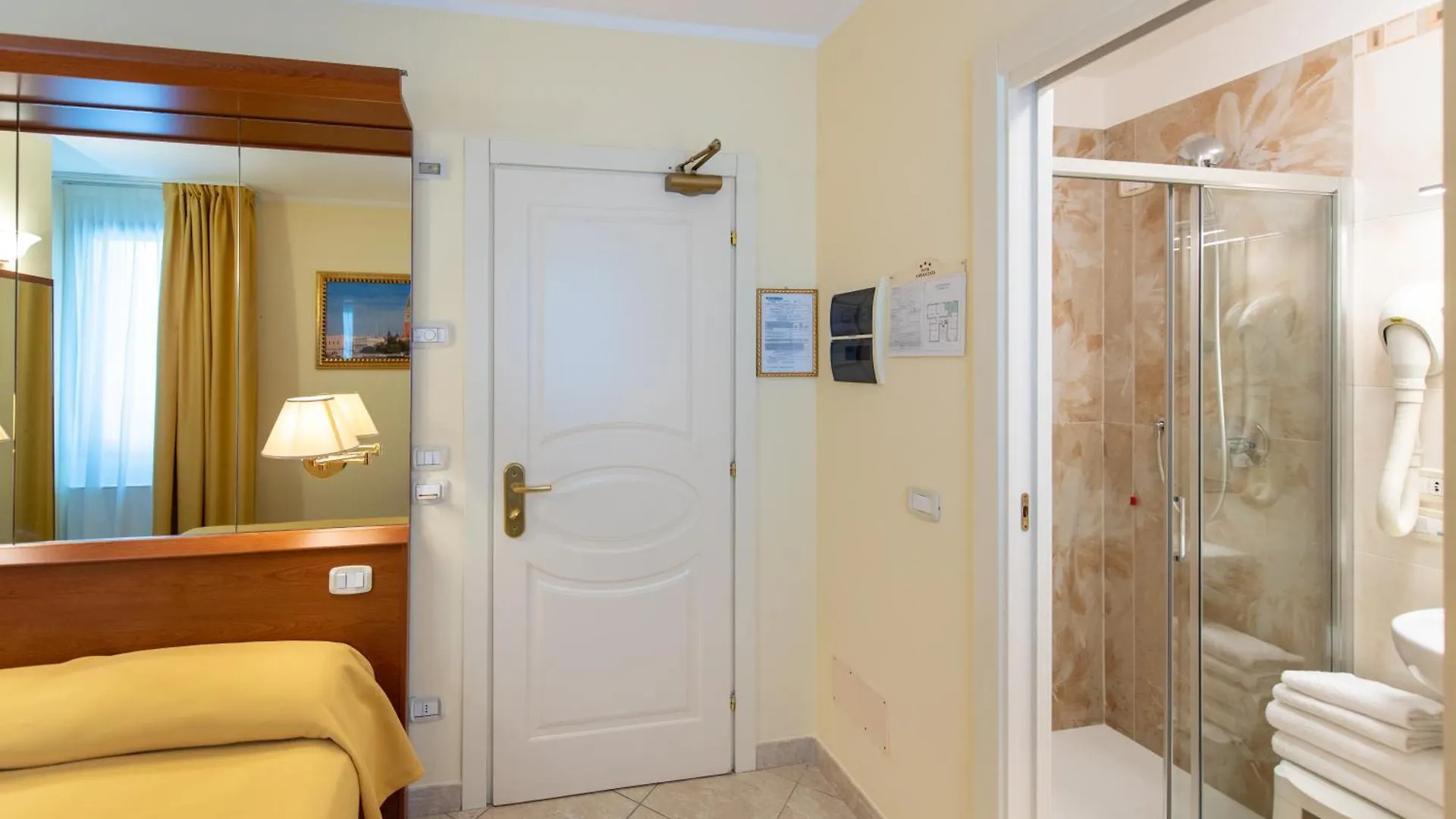 Hotel Ambasciata Venice - Atika & Atif Mestre