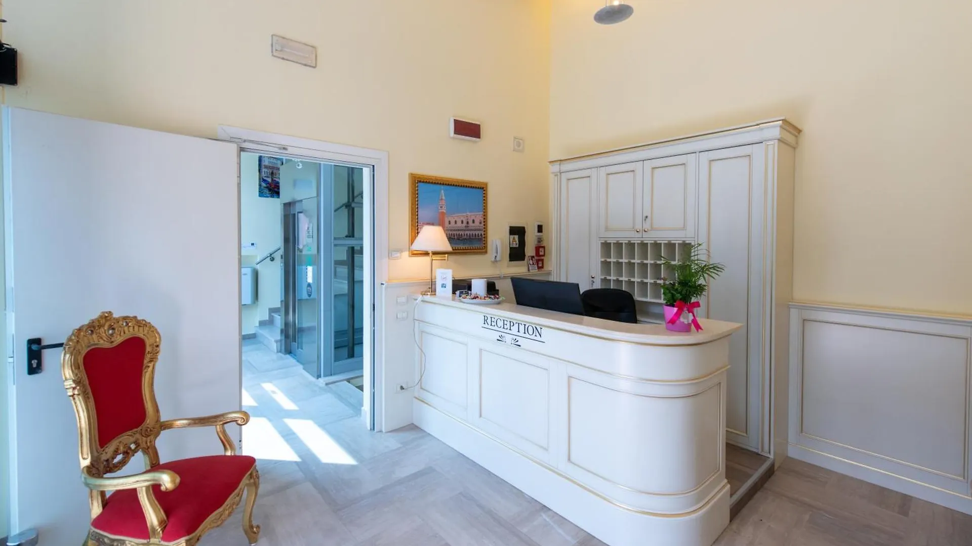 Hotel Ambasciata Mestre 3*,  Italia